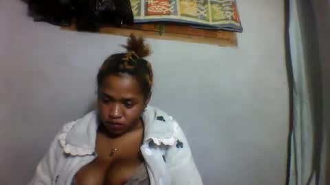 nosminah01 online show from September 15, 9:44 pm