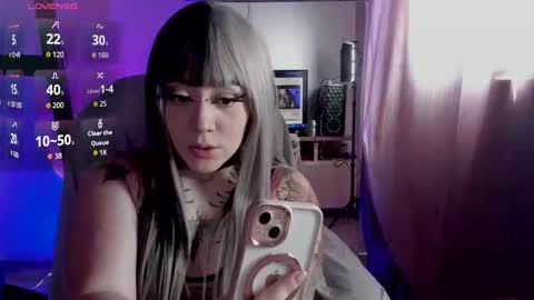  s online show from October 27, 6:57 pm