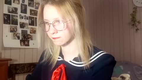 Sari  It is my first day  online show from February 12, 2:08 pm