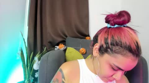 Nia online show from October 17, 12:14 am