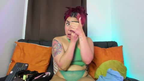 Nia online show from September 16, 11:35 pm