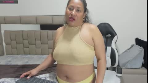 nyomi browm online show from March 5, 5:50 am