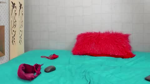 oceaan_lady online show from March 13, 4:30 pm