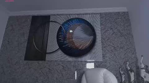 independent model online show from March 25, 10:51 am