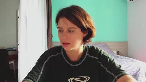 Evie online show from December 2, 7:10 am