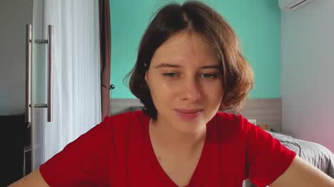 Evie online show from December 18, 5:59 am