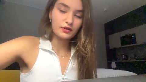 Snapshot of odeliadaidone chatting on October 18, 2:53 pm Noelle online show from October 18, 2:53 pm