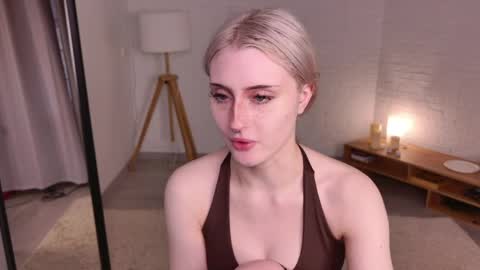 Lily online show from June 1, 1:35 pm