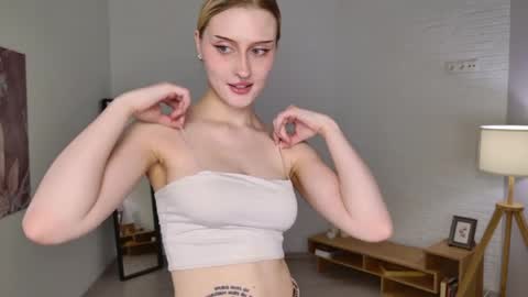 Lily online show from March 28, 2:16 pm