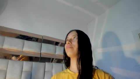 Holly  online show from April 15, 4:35 am