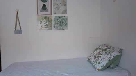 ohanna_ online show from April 13, 6:20 pm