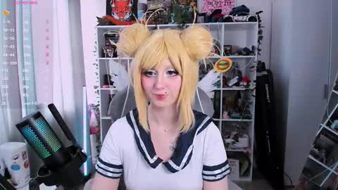 Clementine  Clem  online show from February 25, 10:03 am