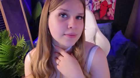Snapshot of ohh_caitlyn chatting on October 7, 1:54 am ohh_caitlyn online show from October 7, 1:54 am