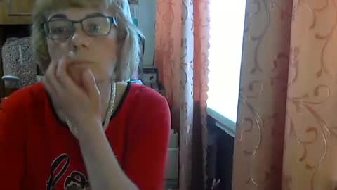 Olivia Mia online show from April 2, 6:33 am