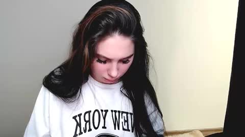 Olivia online show from March 6, 10:05 pm