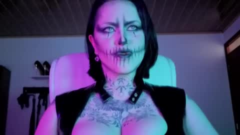 Snapshot of olivia_seex chatting on October 17, 1:47 pm online show from October 17, 1:47 pm