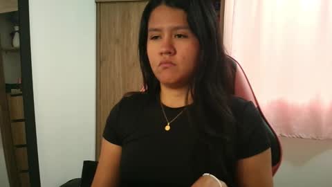 Olivia online show from December 5, 2:51 pm