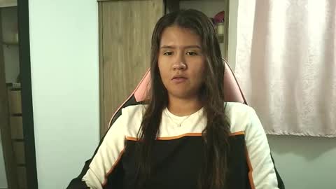 Snapshot of olivia_watson_ chatting on October 19, 10:45 pm Olivia online show from October 19, 10:45 pm