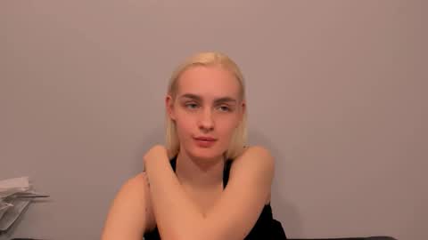 oliviaBeauty online show from March 12, 9:39 pm