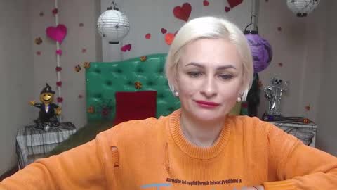 OliviaHorst online show from November 6, 8:20 am