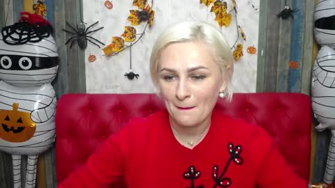 OliviaHorst online show from November 12, 6:33 am