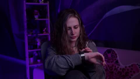 Snapshot of oliviamcclean chatting on September 17, 5:38 am Liv online show from September 17, 5:38 am