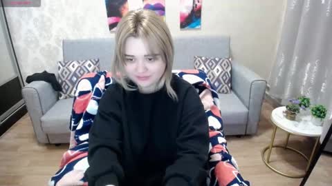 Snapshot of omg_itsperfect chatting on October 7, 11:20 pm Fina online show from October 7, 11:20 pm