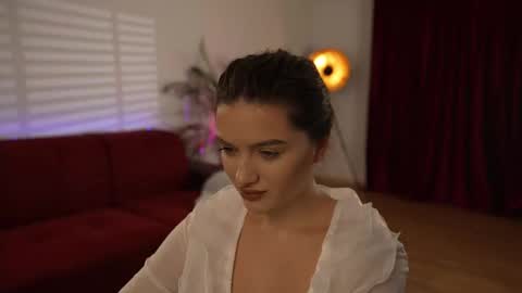 Snapshot of omiliver chatting on February 24, 7:41 pm    or    online show from February 24, 7:41 pm