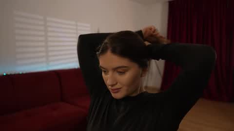 Snapshot of omiliver chatting on March 2, 6:35 pm    or    online show from March 2, 6:35 pm