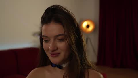 Snapshot of omiliver chatting on March 6, 7:54 pm    or    online show from March 6, 7:54 pm