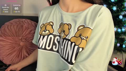 Violette online show from December 14, 4:12 am