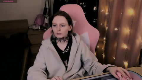 on_yxxx online show from April 8, 7:05 pm