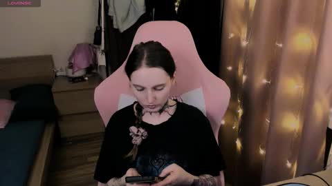 on_yxxx online show from March 29, 8:30 pm