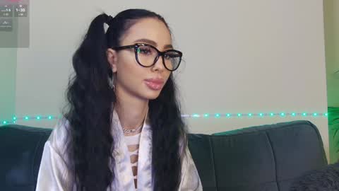 Snapshot of onlyxandra7 chatting on January 11, 8:33 am Xandra online show from January 11, 8:33 am