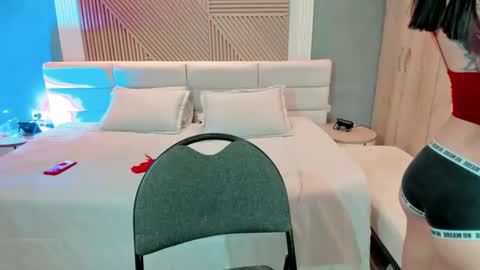 oriana savatil online show from April 16, 7:08 am