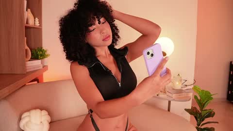 Oshun  online show from April 1, 11:33 am