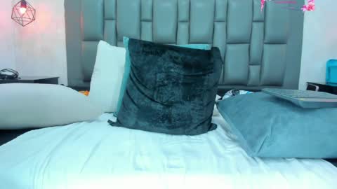 pamela_ambrosia1 online show from April 9, 2:00 pm