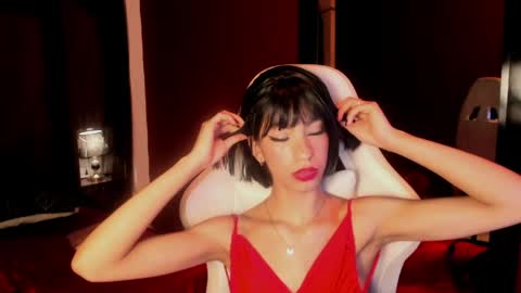  P A M  online show from April 9, 4:37 am