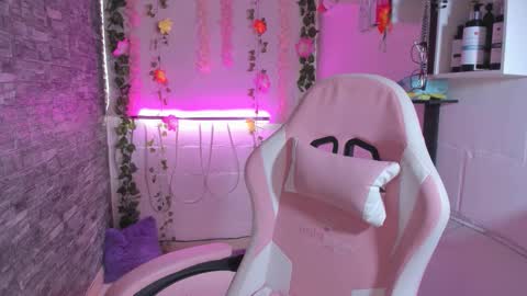 pamelajhonsom online show from September 27, 7:10 pm