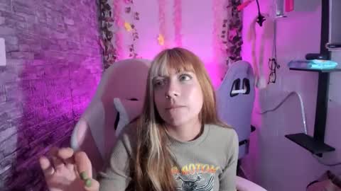 pamelajhonsom online show from April 15, 3:51 am