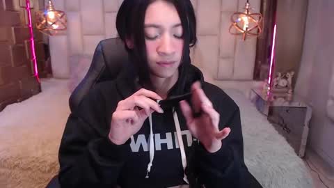 Pamela  online show from March 5, 7:50 pm