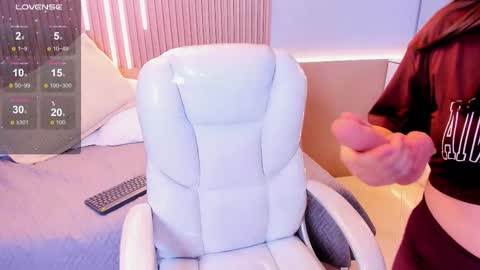 Amy and my doll online show from March 28, 8:36 am