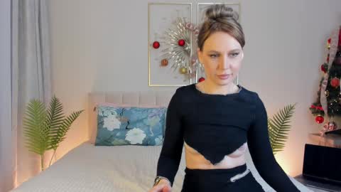 pari_s online show from December 29, 2:42 pm