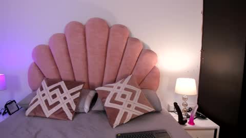 Paula   online show from March 3, 11:27 am