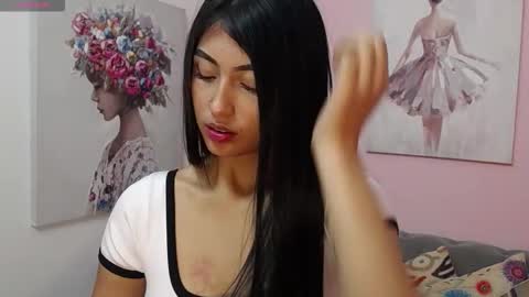 Pau online show from November 29, 1:15 pm