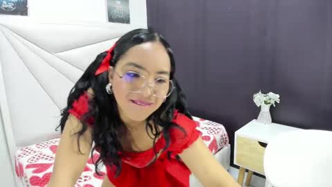 Snapshot of paula_zambrano7 chatting on September 15, 2:36 pm Paula online show from September 15, 2:36 pm
