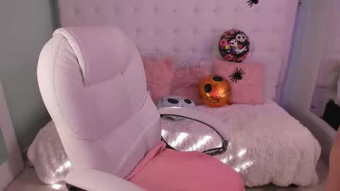 paulha_miller online show from October 24, 1:07 pm