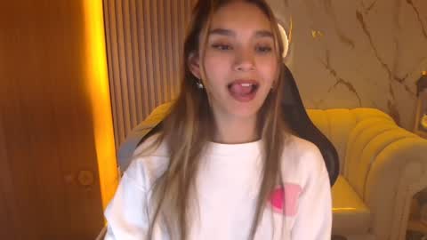 PAU online show from April 14, 1:55 pm