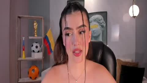 Paulina Santos  online show from June 18, 8:25 pm