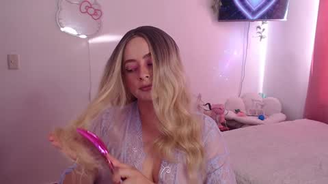 peacherry_ online show from January 27, 10:06 pm